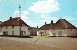 R295644 The Square. Witheridge. Blackmores Of Tiverton. 1978 - Wereld