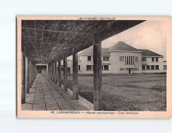 LANNEMEZAN : Hôpital Psychiatrique, Cour Intérieure - état - Lannemezan