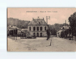 PIERREFONDS : Place De L'Hôtel De Ville - Très Bon état - Pierrefonds