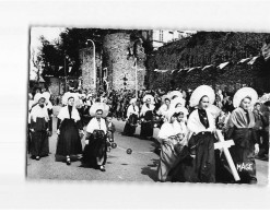 BOULOGNE SUR MER : Boulonnaises à La Procession - Très Bon état - Boulogne Sur Mer