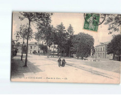 LA FERTE MACE : Place De La Gare - état - La Ferte Mace