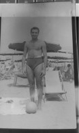 Négatif Film Snapshot -  PIN UP PLAGE -  Homme Torse Nu - Diapositiva Su Vetro