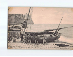 ETRETAT : Mise à L'eau D'une Barque De Pêche - Très Bon état - Etretat