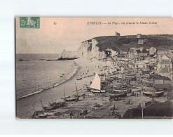 ETRETAT : La Plage, Vue Prise De La Falaise D'Aval - état - Etretat