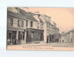 MAULE : Place Du Marché, Librairie Fageot - Très Bon état - Maule