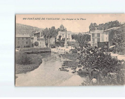 FONTAINE DE VAUCLUSE : La Sorgue Et La Place - Très Bon état - Autres & Non Classés