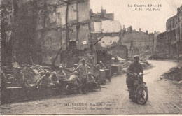 R295784 La Guerre 1914 18. L. C. H. Vise Paris. 541. Verdun. Rue Saint Peter - Wereld