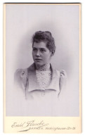 Fotografie Emil Flasche, Barmen, Heckinghauser-Str. 19, Portrait Dame Mit Hochsteckfrisur In Mondänem Kleid  - Anonymous Persons