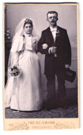 Fotografie Frd. Reismann, Haindorf /Böhmen, Junges Brautpaar In Brautkleidung  - Persone Anonimi