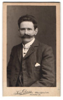 Fotografie Karl Deiss, Waldshut /Baden, Bahnhofstr. 300, Portrait Herr Mit Gepflegtem Schnurrbart  - Anonymous Persons