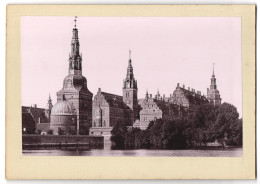 Fotografie Unbekannter Fotograf, Ansicht Hillerod, Schloss Frederiksborg  - Lieux