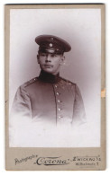 Fotografie Atelier Corona, Zwickau I/S, Wilhelmstr. 7, Portrait Junger Soldat, Schulterstück Rgt. 134  - Personnes Anonymes