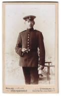 Photo Atelier Rembrandt, Strassburg I/E., St. Peterplatz Ecke Desaix-Staden 5, Portrait De Soldat M. Bajonett Am Koppel  - Anonyme Personen