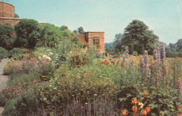 R296331 The Gardens At Glyndebourne Festival Opera House. Guy Gravett. R2646. Pr - Monde