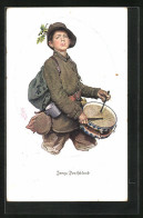 Künstler-AK Junge In Grüner Uniform Beim Trommel Spielen  - Oorlog 1914-18