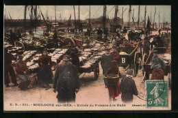 CPA Boulogne-sur-Mer, Entrèe Du Poisson à La Halle  - Boulogne Sur Mer