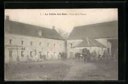 CPA Bailleul-le-Soc, Cour De La Ferme  - Other & Unclassified