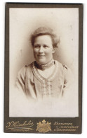 Fotografie J. Heimhuber, Sonthofen, Immenstädter Str., Junge Dame Im Hübschen Kleid  - Anonyme Personen