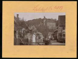 Fotografie Brück & Sohn Meissen, Ansicht Liebstadt I. S., Strassenpartie Im Ort Mit Blick Zum Schloss Kuckucksstein  - Places