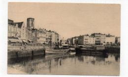 17 - LA ROCHELLE - Quai D'embarquement Pour Les Iles De Ré Et D'Oléron  (L111) - La Rochelle