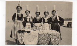 Les Dentelières - Costumes Bigouden  (L118) - Costumi