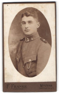 Fotografie F. Franke, Westend, Spandauerberg 5, Junger Berliner Polizist In Uniform Nr. 3  - Mestieri