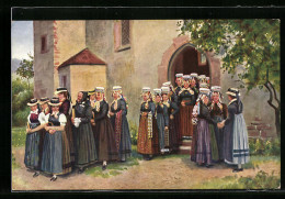 AK Schwarzwälderinnen Beim Kirchgang In Ihrer Tracht  - Costumes
