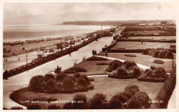 R296957 Cliff Gardens. Gorleston On Sea. 218819. Valentines. RP. 1937 - Wereld