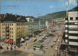 72484824 Bergen Norwegen Strassenpartie Bergen - Norwegen