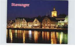 72484550 Stavanger Ansicht Vom Wasser Aus Uferstrasse Kirche Nachtaufnahme Stava - Norvegia