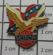 912c Pin's Pins / Beau Et Rare / MOTOS / PIN'S DE BIKER AIGLE ET DRAPEAU SUDISTE MEAN MOTOR MACHINE - Motos