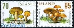 Iceland 2006 Mushrooms 2v, Mint NH, Nature - Mushrooms - Unused Stamps