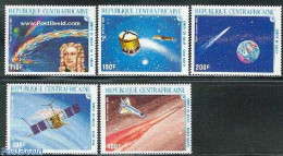 Central Africa 1986 Halleys Comet 5v, Mint NH, Science - Transport - Astronomy - Space Exploration - Halley's Comet - Astrología