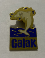 PINS NESTLE CHOCOLAT GALAK / DAUPHIN / 33NAT - Lebensmittel