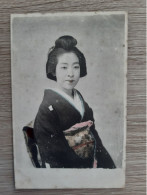 Japon FEMME EN COSTUME TRADITIONNEL  DEBUT 1900 D - Kyoto