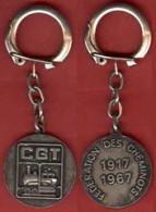 ** PORTE - CLEFS  FEDERATION  Des  CHEMINOTS  - 1917 - 1967 ** - Schlüsselanhänger