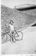 Photo Vintage Paris Snap Shop - Abeilhan Herault Enfant  Child Bicyclette - Places