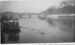 Photo Vintage Paris Snap Shop - La Seine Paris ? Bateaux Boat  - Orte