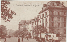 Paris - Place De La République La Caserne   (G.2685) - Andere & Zonder Classificatie