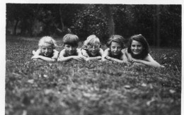 Photo Vintage Paris Snap Shop -enfant Children Parc  - Personnes Anonymes