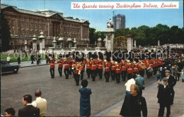 72404950 London The Guards Leaving Buckingham Palace - Autres & Non Classés