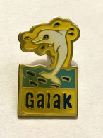 PINS NESTLE CHOCOLAT GALAK / DAUPHIN / 33NAT - Food