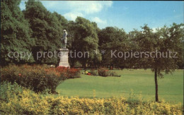 72396944 Gloucester Robert Raikes Statue The Park Gloucester - Andere & Zonder Classificatie