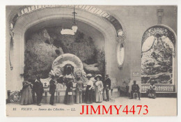 CPA - VICHY - Source Des Célestins ( Bien Animée ) N° 10 - L L - Vichy