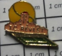 3417 Pin's Pins / Beau Et Rare / SPORTS / BALLE JAUNE TENNIS CLUB LE REVEST VAR PACA - Tennis