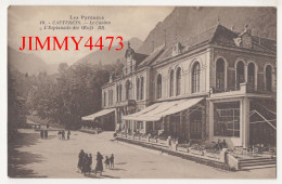 CPA - CAUTERETS - Le Casino - L'Esplanade Des Oeufs ( Rue Bien Animée ) N° 40 - BR - Cauterets