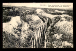 55 - FORT DE DOUAUMONT  - BOYAU CONDUISANT AU FORT - VOIR ETAT - Douaumont