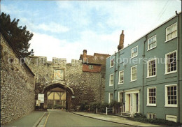 72451124 Winchester South Gateway Leading To Winchester Cathedral Winchester - Andere & Zonder Classificatie