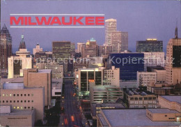 72444574 Milwaukee_Wisconsin Wells Street Downtown Skyscrapers By Night - Sonstige & Ohne Zuordnung