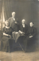 Social History Souvenir Real Photo Elegant Family Group Photo - Fotografie